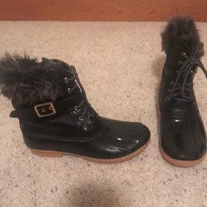 Duck boots